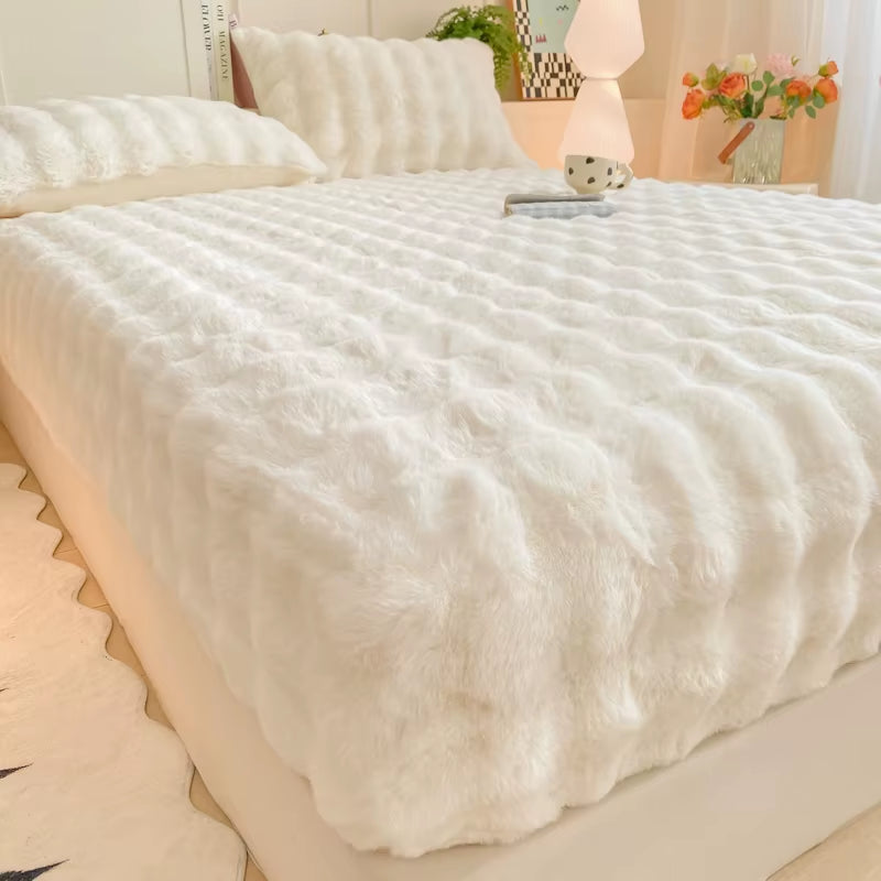 Indulge in Comfort with Our Cozy Winter Rabbit Fleece Fitted Bed Sheet - Plush Elastic Mattress Protector for Ultimate Warmth