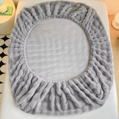 Indulge in Comfort with Our Cozy Winter Rabbit Fleece Fitted Bed Sheet - Plush Elastic Mattress Protector for Ultimate Warmth