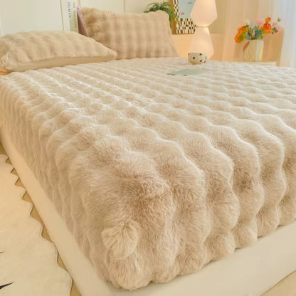 Indulge in Comfort with Our Cozy Winter Rabbit Fleece Fitted Bed Sheet - Plush Elastic Mattress Protector for Ultimate Warmth