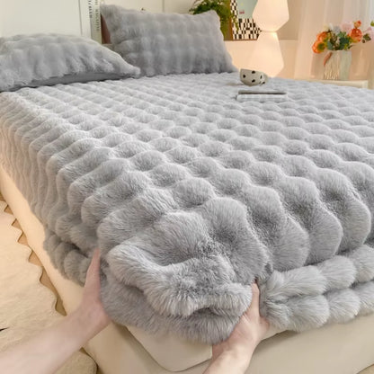 Indulge in Comfort with Our Cozy Winter Rabbit Fleece Fitted Bed Sheet - Plush Elastic Mattress Protector for Ultimate Warmth